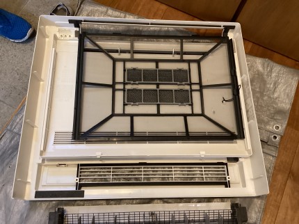 ダイキン床置きエアコンのクリーニング