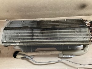 富士通のサイドファン付きエアコンのクリーニング