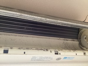 シャープおそうじ機能付きエアコンのクリーニング