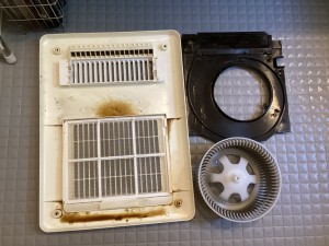 浴室換気扇クリーニング