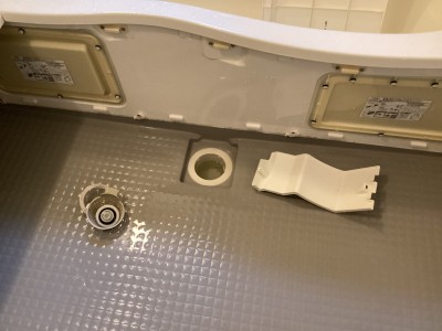 浴室エプロン内清掃