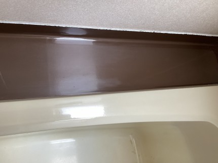 茶色の浴室クリーニング